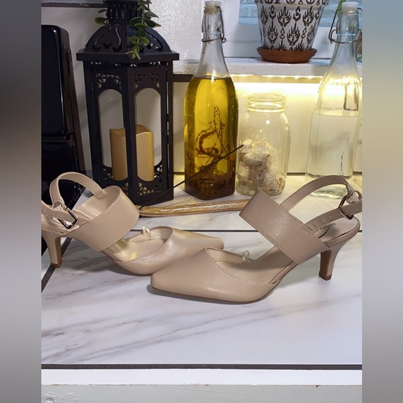 Shoes - Elegant Tan Women's Slingback Heels